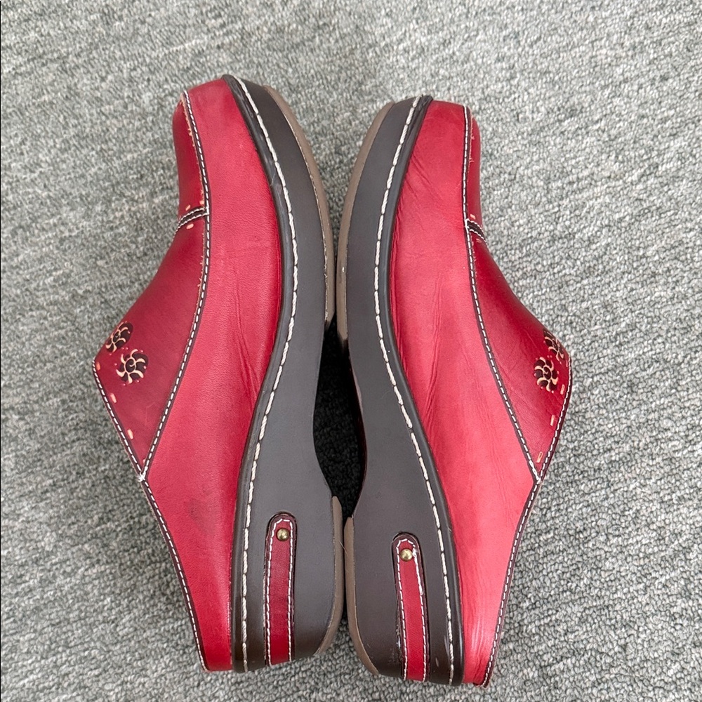 Red Leather Clogs - Picture 4 of 5